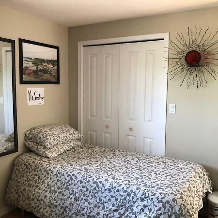 Mabuhay Lakeside Manor Bed & Breakfast Yellowknife Eksteriør bilde