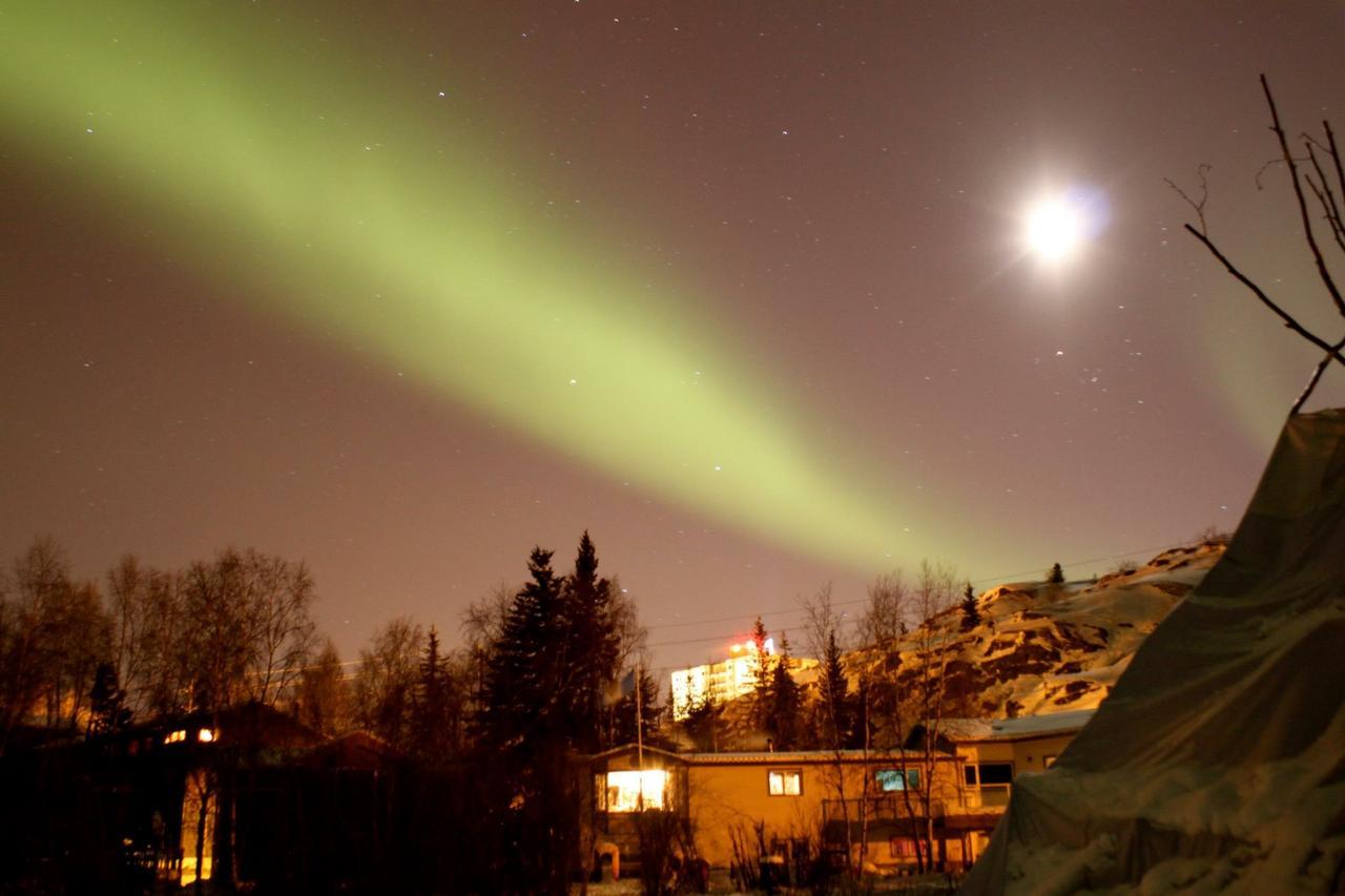 Mabuhay Lakeside Manor Bed & Breakfast Yellowknife Eksteriør bilde