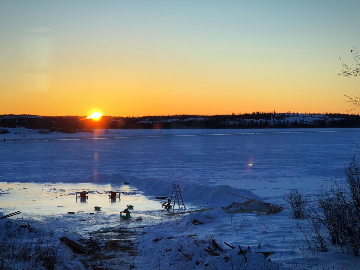 Mabuhay Lakeside Manor Bed & Breakfast Yellowknife Eksteriør bilde