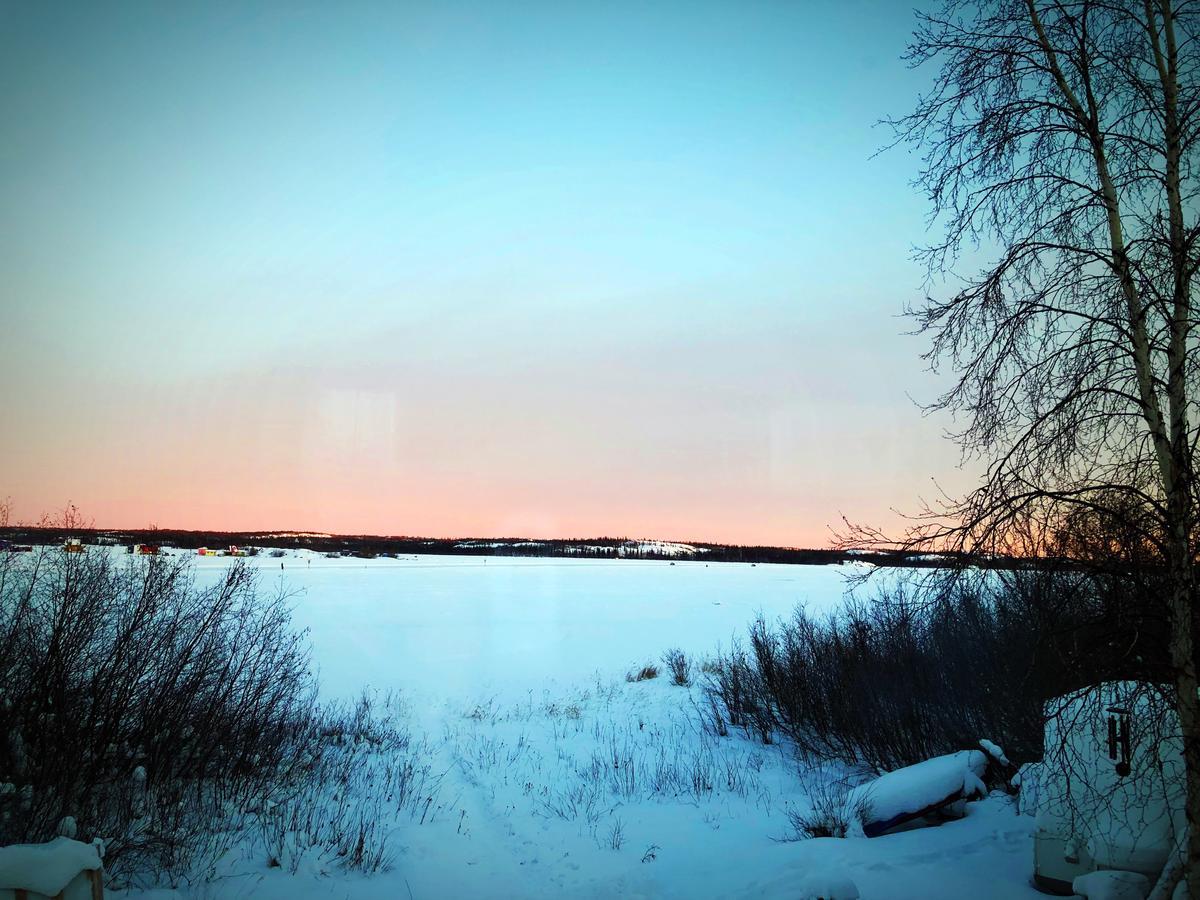 Mabuhay Lakeside Manor Bed & Breakfast Yellowknife Eksteriør bilde