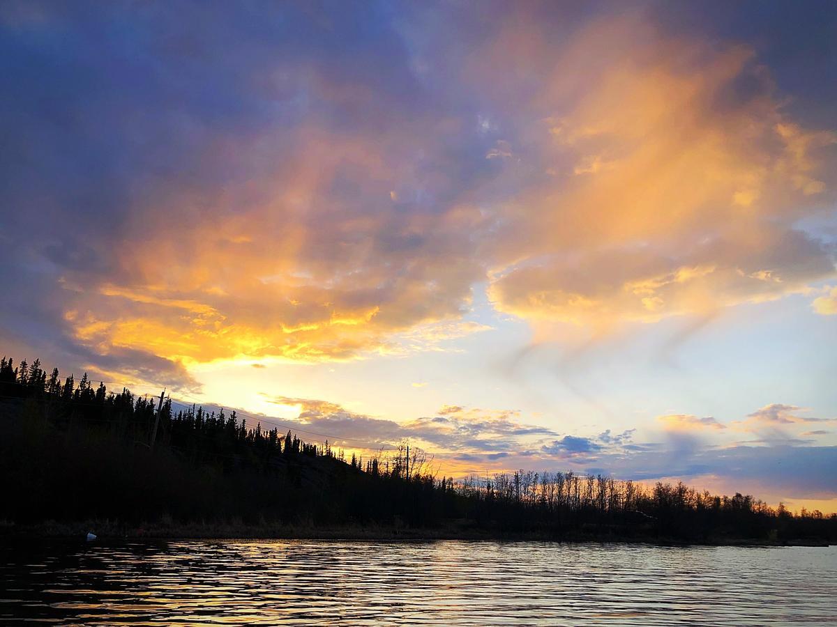 Mabuhay Lakeside Manor Bed & Breakfast Yellowknife Eksteriør bilde