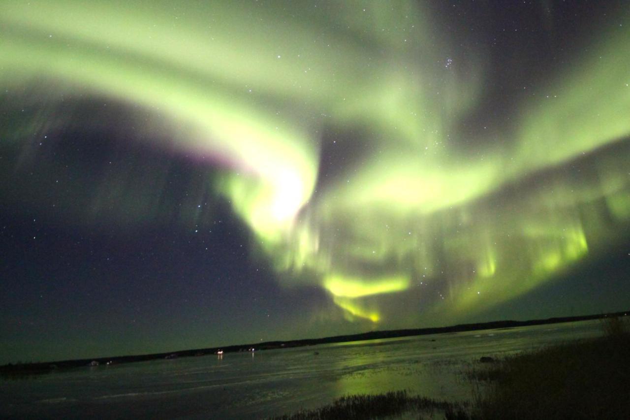 Mabuhay Lakeside Manor Bed & Breakfast Yellowknife Eksteriør bilde