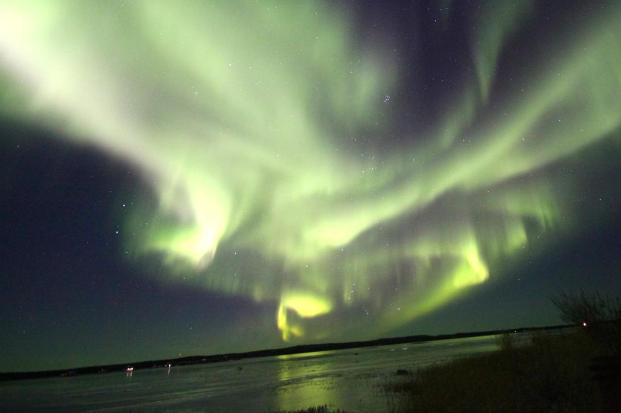 Mabuhay Lakeside Manor Bed & Breakfast Yellowknife Eksteriør bilde