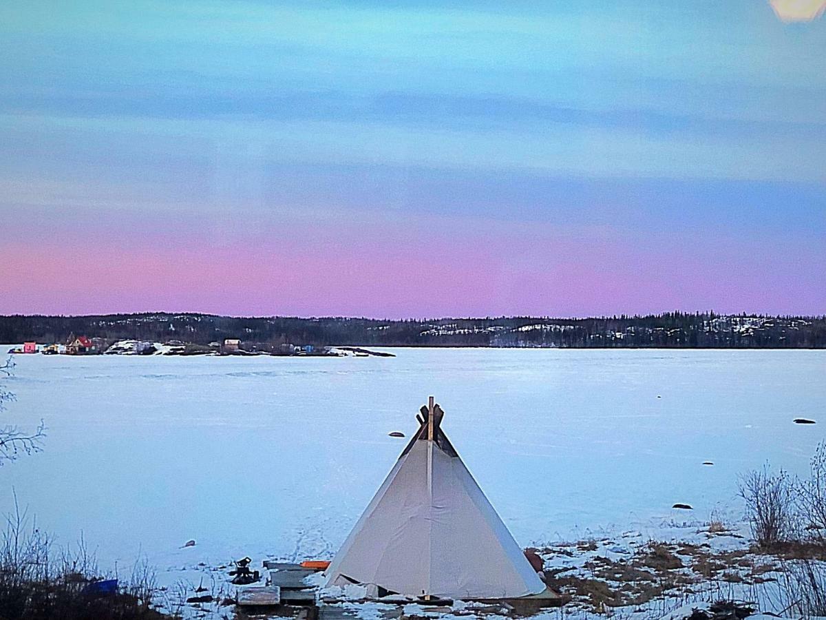 Mabuhay Lakeside Manor Bed & Breakfast Yellowknife Eksteriør bilde